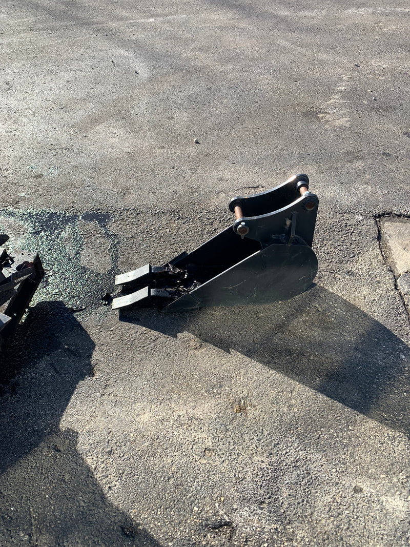 Load image into Gallery viewer, 12 Inch Backhoe Bucket
