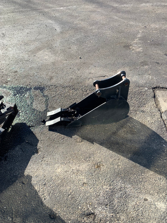 9 Inch Backhoe Bucket