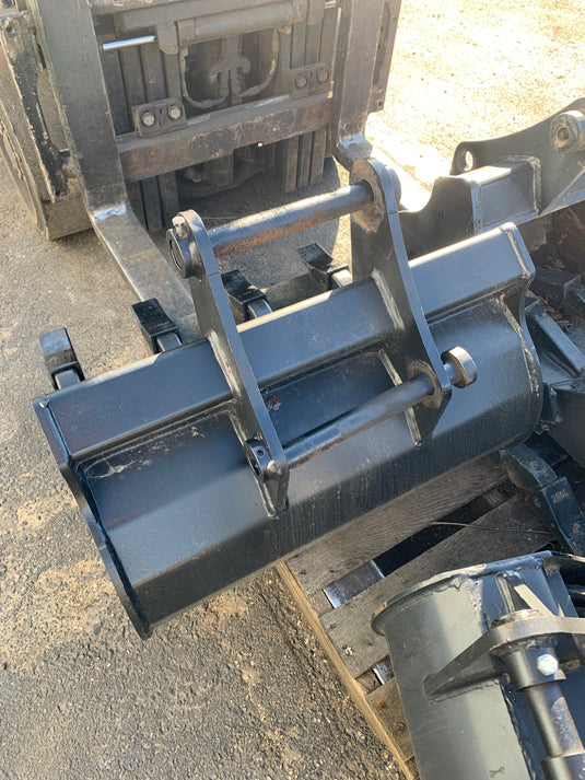 24 Inch Backhoe Bucket