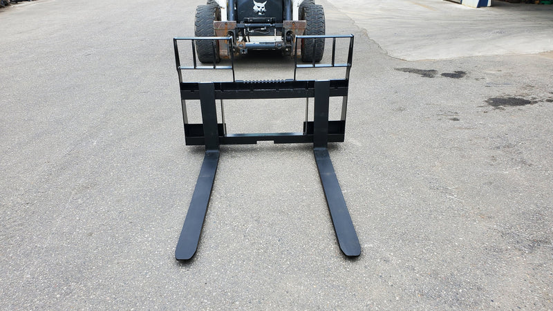 Load image into Gallery viewer, Storm Pallet Fork Frame - 4500 lbs. - JD Standard
