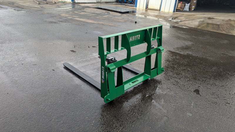 Load image into Gallery viewer, Storm Pallet Fork Frame - 4500 lbs. - JD Standard

