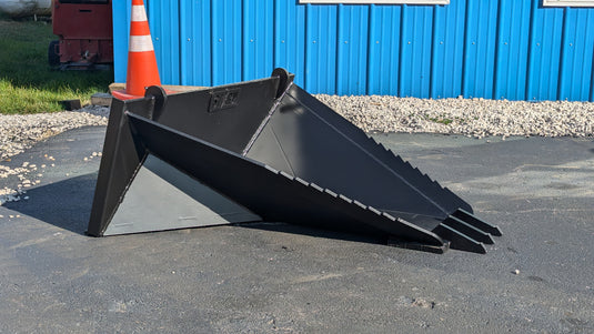 Storm Stump Bucket - Dingo